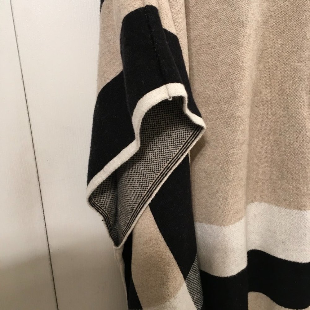 Jones of New York Shawl/Cardigan - Picture 5 of 7